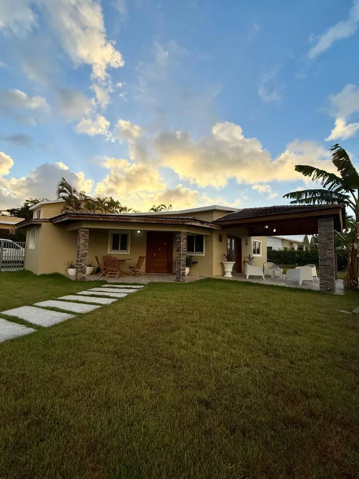 Furnished 3-bedroom villa for rent in Cueva Taína Downtown Punta Cana